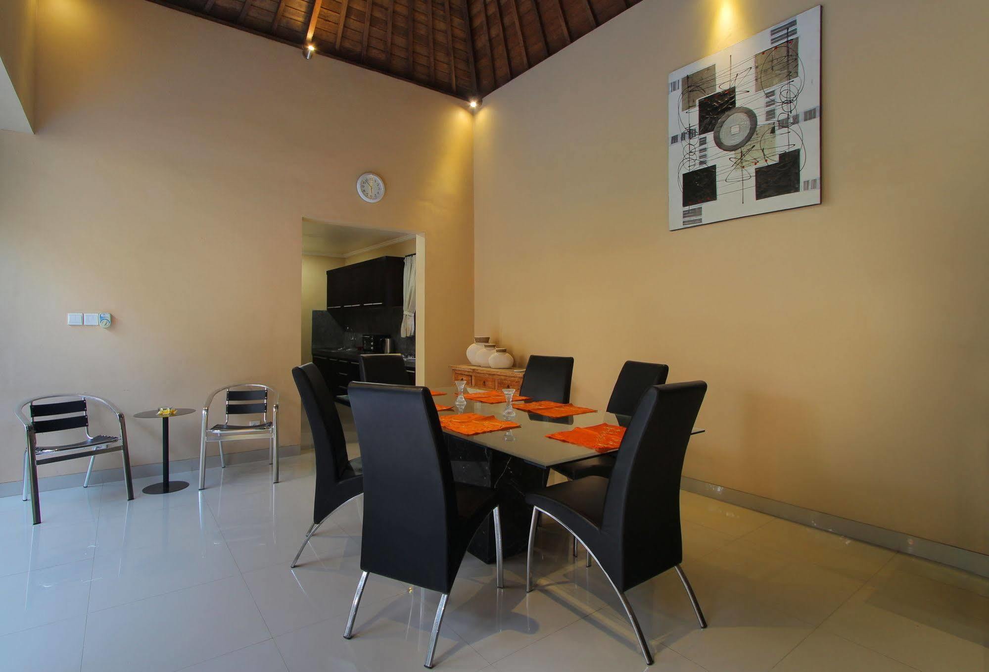 Lotus Tirta Seminyak Ξενοδοχείο Εξωτερικό φωτογραφία