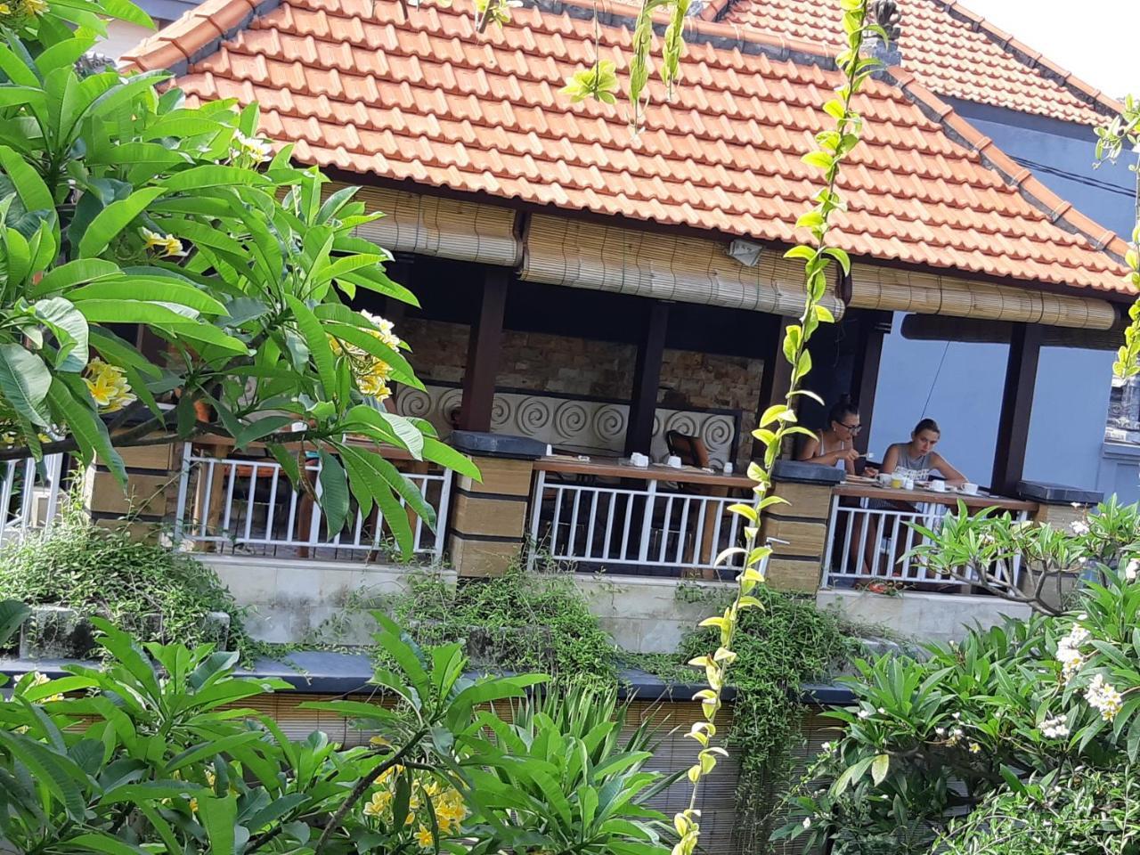 Lotus Tirta Seminyak Ξενοδοχείο Εξωτερικό φωτογραφία